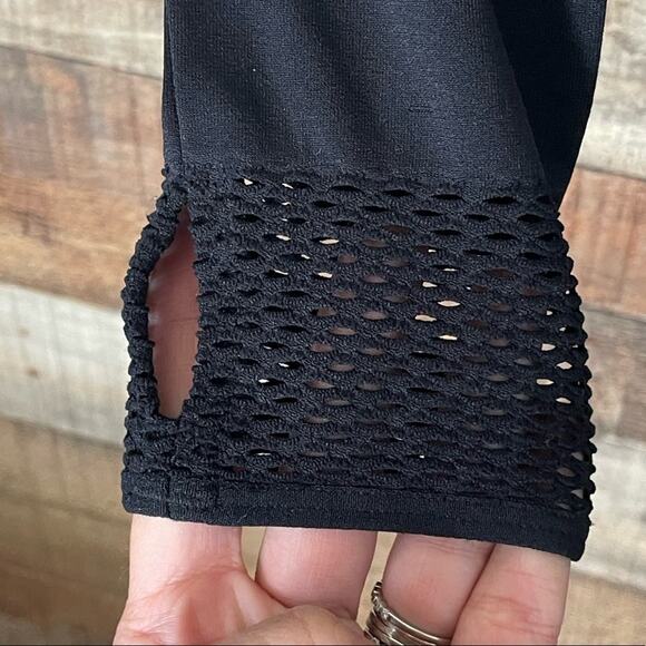 Fabletics Megan Seamless Pullover Mesh Long Sleeve Hoodie Top Black Size Medium - Picture 5 of 10